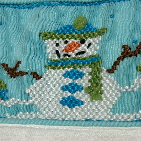 Little Threads Christmas smocked outfit. Size 4T, runs small. Blue and white. - Picture 4 of 8